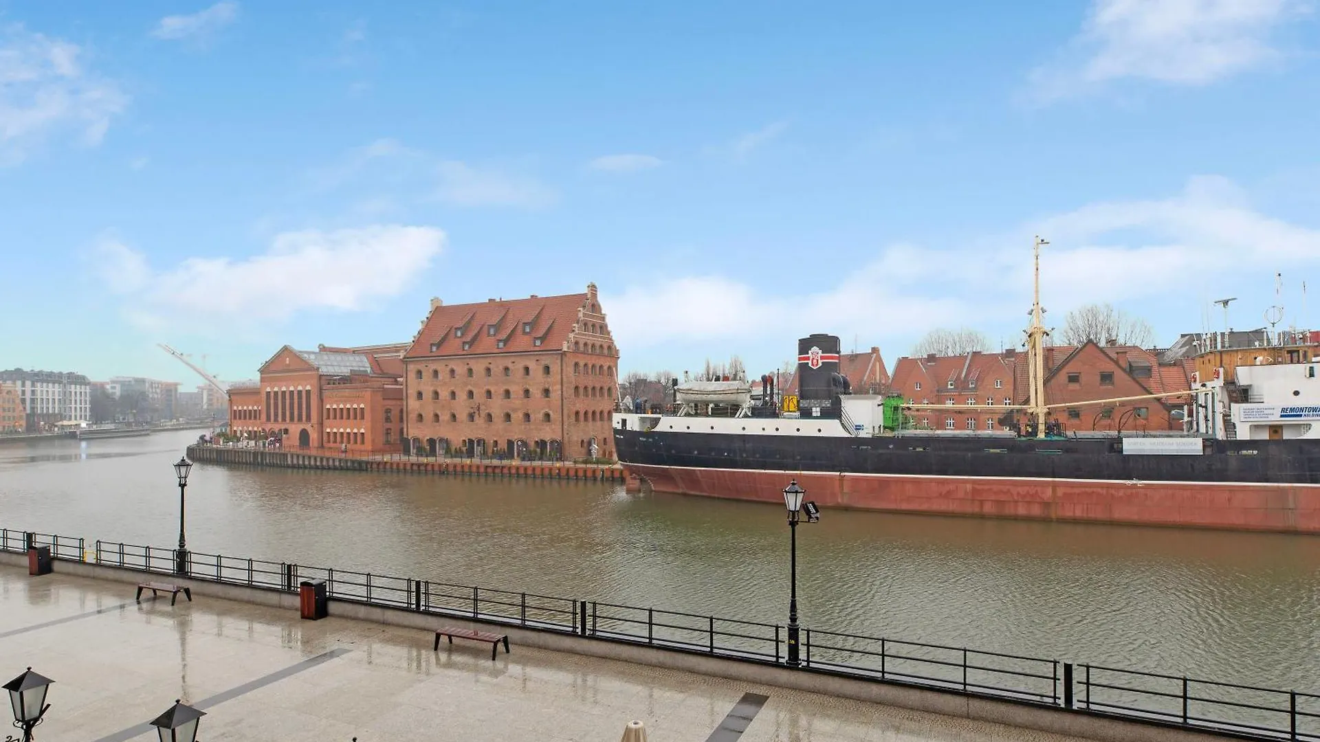 Motlawa Bulvar Residence Z Widokiem Na Rzeke Motlawa By Downtown Apartments Gdansk